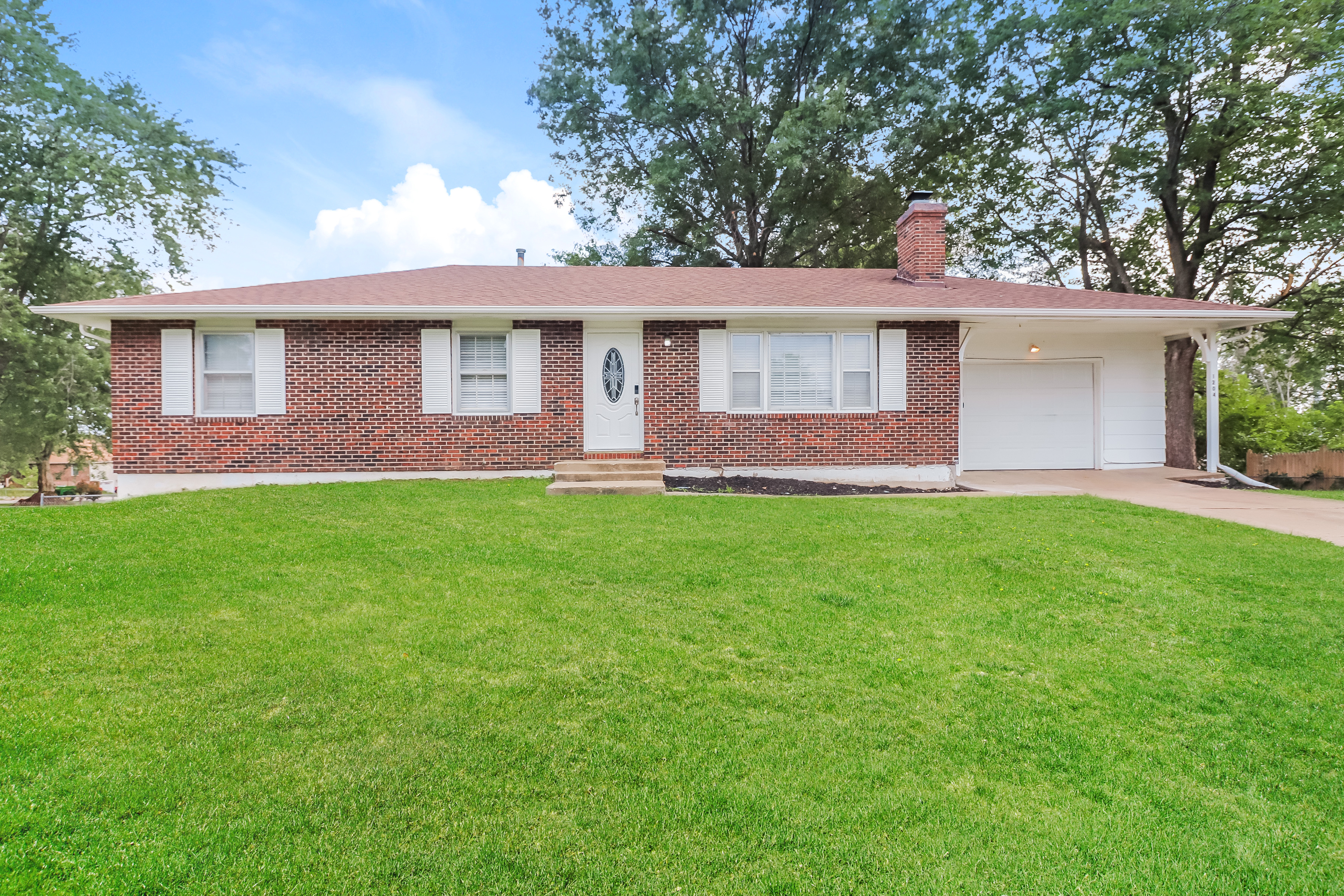 1204 RICE ST PLEASANT HILL, MO 64080